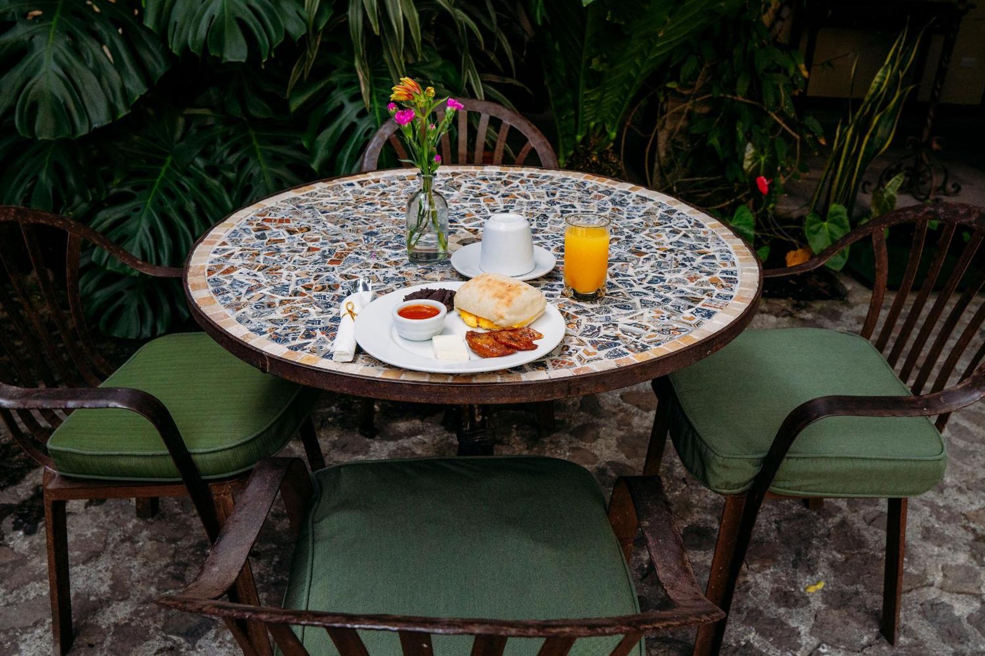 Casa Noble Hotel Antigua Bagian luar foto
